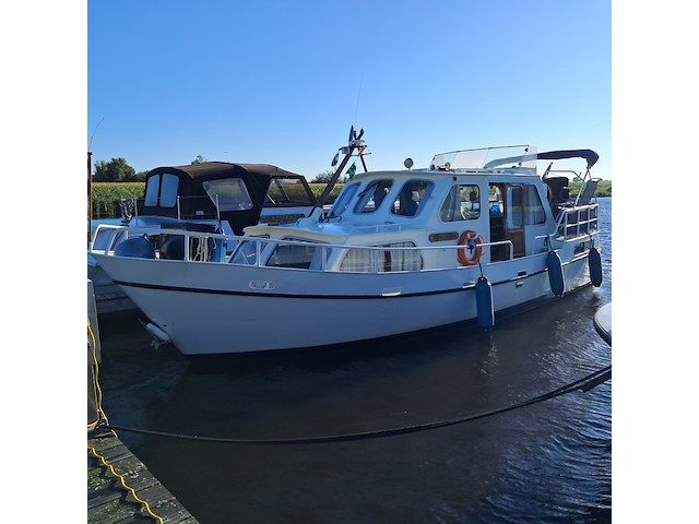 Motorkruiser inclusief boottrailer - afbeelding 2 van  154