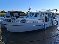 Motorkruiser inclusief boottrailer - afbeelding 2 van  154