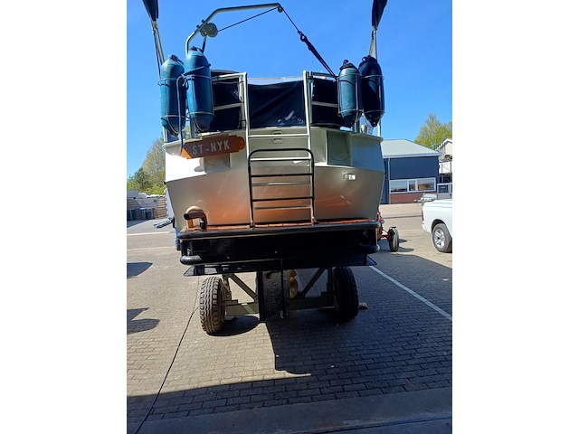Motorkruiser inclusief boottrailer - afbeelding 54 van  154