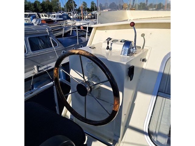 Motorkruiser inclusief boottrailer - afbeelding 64 van  154