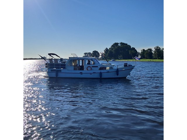 Motorkruiser inclusief boottrailer - afbeelding 78 van  154