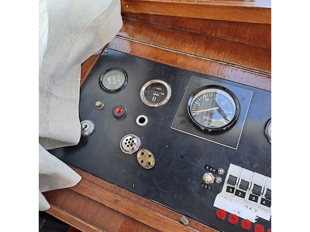 Motorkruiser inclusief boottrailer - afbeelding 106 van  154