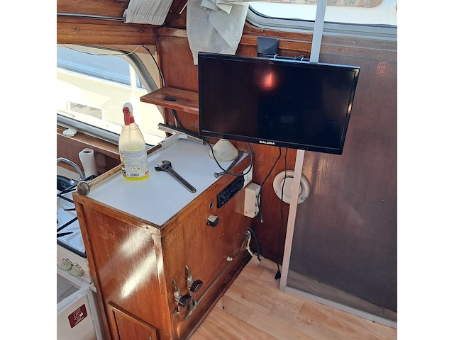 Motorkruiser inclusief boottrailer - afbeelding 110 van  154