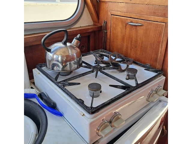 Motorkruiser inclusief boottrailer - afbeelding 136 van  154