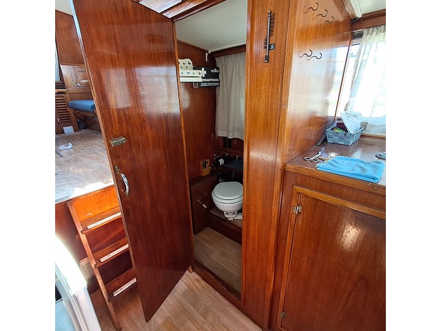 Motorkruiser inclusief boottrailer - afbeelding 147 van  154