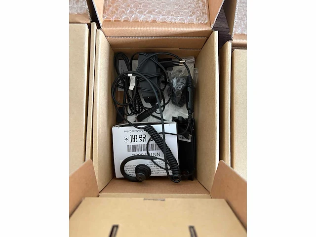 Motorola - clp446e - portofoon met oplader en headset (9x) - afbeelding 3 van  3