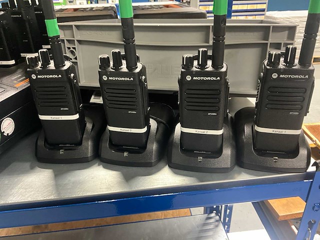 Motorola dp 2400e portofoon (10x) - afbeelding 2 van  4