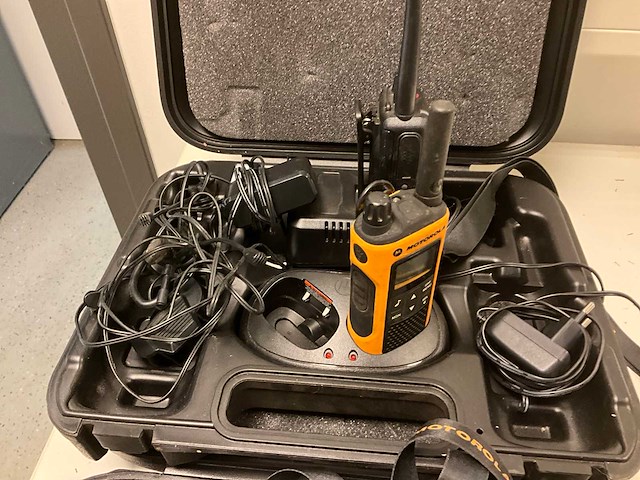 Motorola t80 walkie-talkie - afbeelding 3 van  3