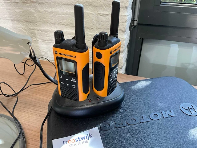 Motorola tlkr portofoons (2x) - afbeelding 2 van  3