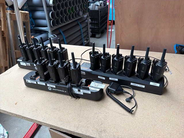 Motorola walkie-talkie set - afbeelding 1 van  5