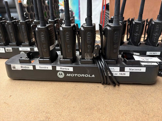Motorola walkie-talkie set - afbeelding 2 van  5