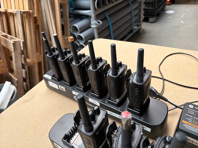 Motorola walkie-talkie set - afbeelding 5 van  5