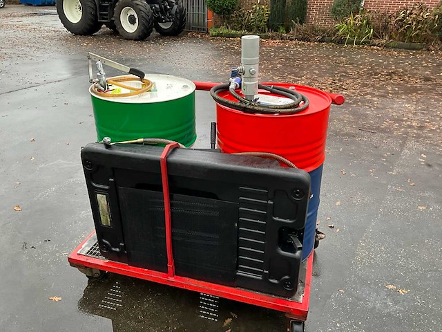 Motorolie en hydrauliek olie - afbeelding 4 van  6