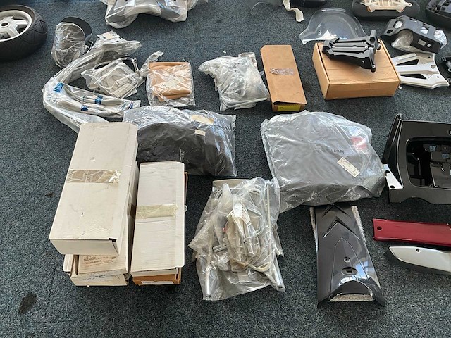 Motoronderdelen en accessoires - afbeelding 14 van  39