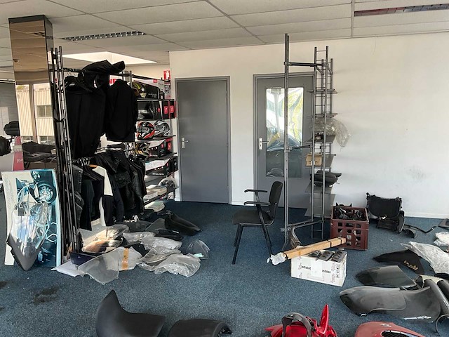 Motoronderdelen en accessoires - afbeelding 36 van  39