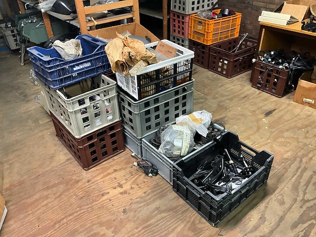 Motoronderdelen, grijpvoorraden en magazijninventaris - afbeelding 2 van  83