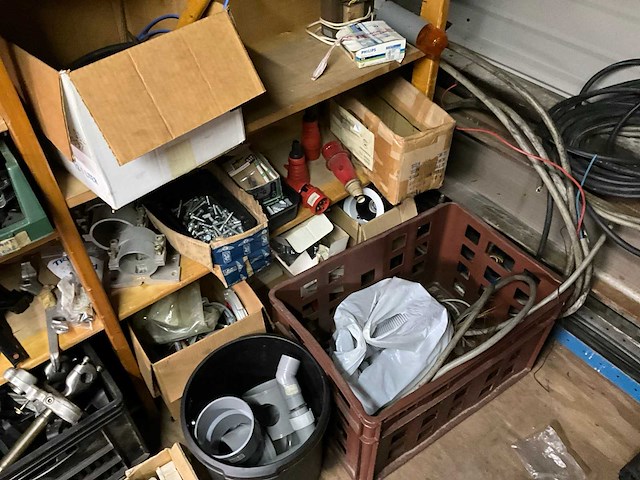 Motoronderdelen, grijpvoorraden en magazijninventaris - afbeelding 6 van  83