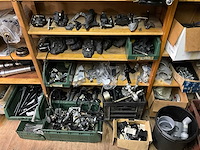 Motoronderdelen, grijpvoorraden en magazijninventaris - afbeelding 8 van  83