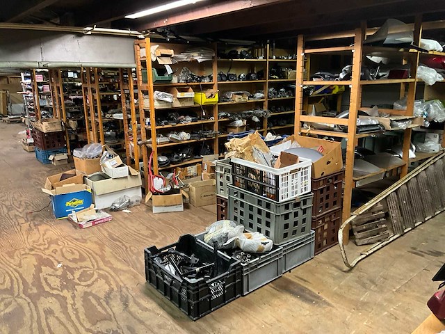 Motoronderdelen, grijpvoorraden en magazijninventaris - afbeelding 1 van  83