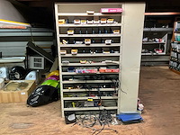 Motoronderdelen, grijpvoorraden en magazijninventaris - afbeelding 14 van  83