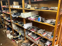 Motoronderdelen, grijpvoorraden en magazijninventaris - afbeelding 17 van  83