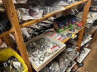 Motoronderdelen, grijpvoorraden en magazijninventaris - afbeelding 24 van  83