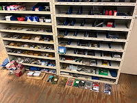 Motoronderdelen, grijpvoorraden en magazijninventaris - afbeelding 35 van  83