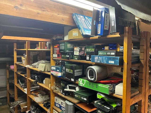 Motoronderdelen, grijpvoorraden en magazijninventaris - afbeelding 37 van  83