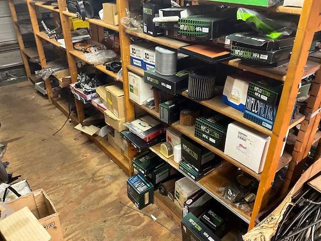 Motoronderdelen, grijpvoorraden en magazijninventaris - afbeelding 38 van  83