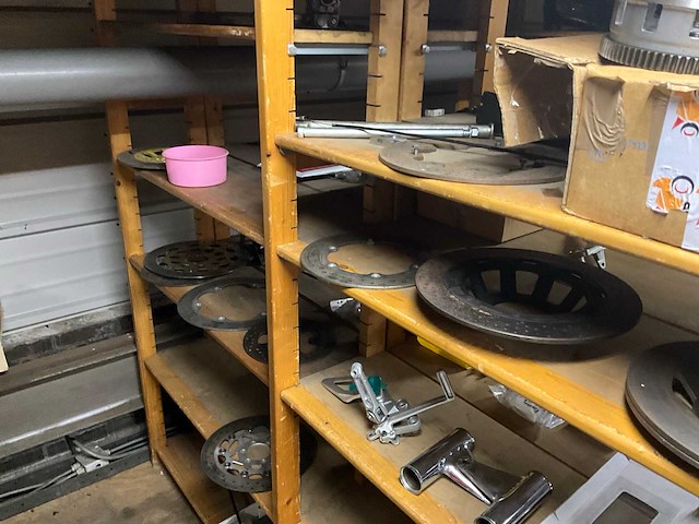 Motoronderdelen, grijpvoorraden en magazijninventaris - afbeelding 39 van  83