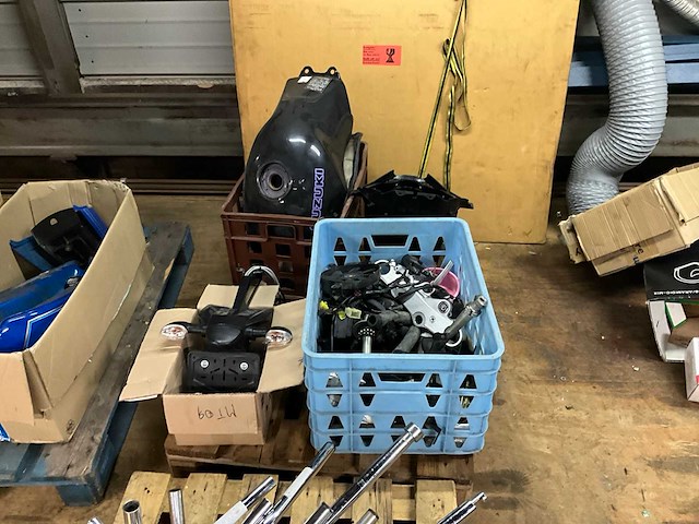Motoronderdelen, grijpvoorraden en magazijninventaris - afbeelding 66 van  83