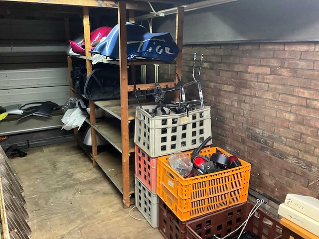 Motoronderdelen, grijpvoorraden en magazijninventaris - afbeelding 78 van  83