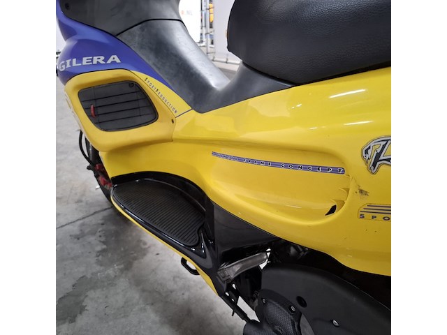 Motorscooter, gilera, runner fxr 180, 2000 - afbeelding 13 van  35