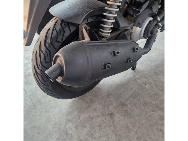 Motorscooter, gilera, runner - afbeelding 15 van  32