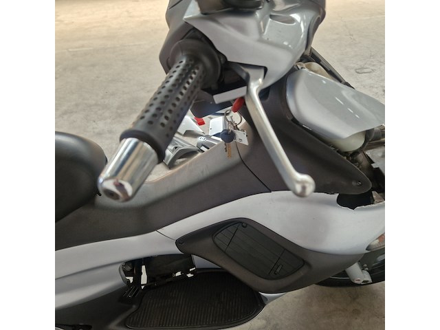 Motorscooter, gilera, runner - afbeelding 18 van  32