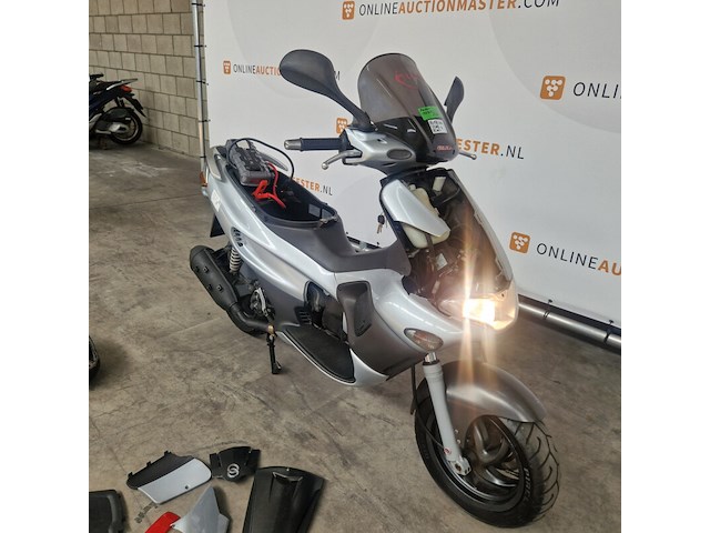 Motorscooter, gilera, runner - afbeelding 3 van  32