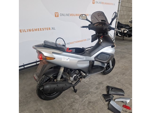 Motorscooter, gilera, runner - afbeelding 4 van  32