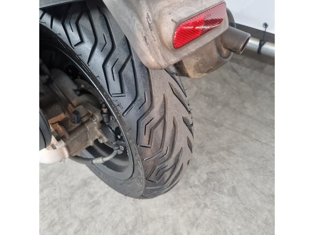 Motorscooter, gilera, runner - afbeelding 6 van  32