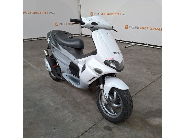 Motorscooter, gilera, runner - afbeelding 12 van  23