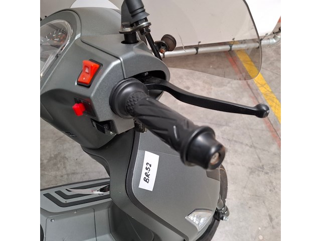 Motorscooter, la soursis, designo ty125t-37d, 2023 - afbeelding 3 van  30