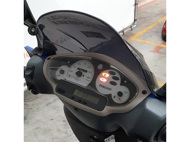 Motorscooter, piaggio, 125 skipper st skr, 2000 - afbeelding 6 van  27