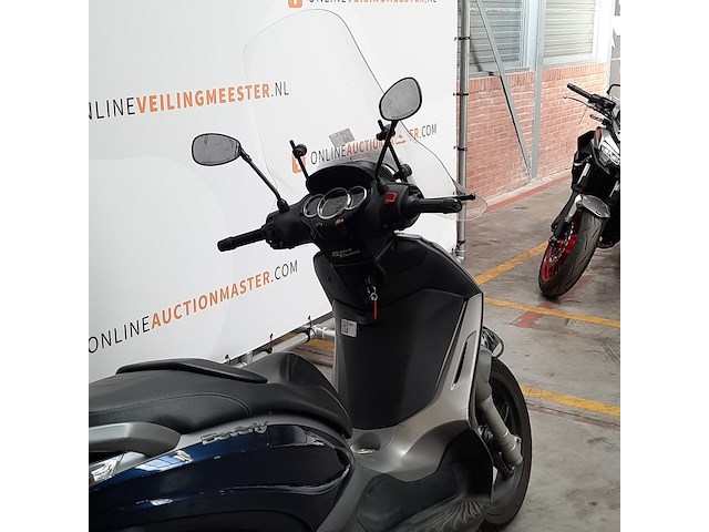 Motorscooter, piaggio, 350 beverly sport, 2015 - afbeelding 2 van  26