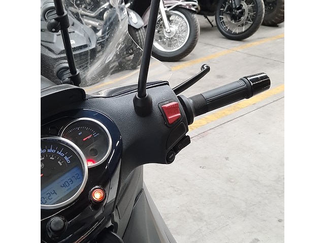Motorscooter, piaggio, 350 beverly sport, 2015 - afbeelding 7 van  26