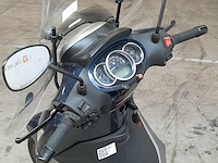 Motorscooter, piaggio, 350 beverly sport, 2015 - afbeelding 16 van  26