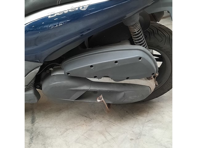 Motorscooter, piaggio, 350 beverly sport, 2015 - afbeelding 17 van  26