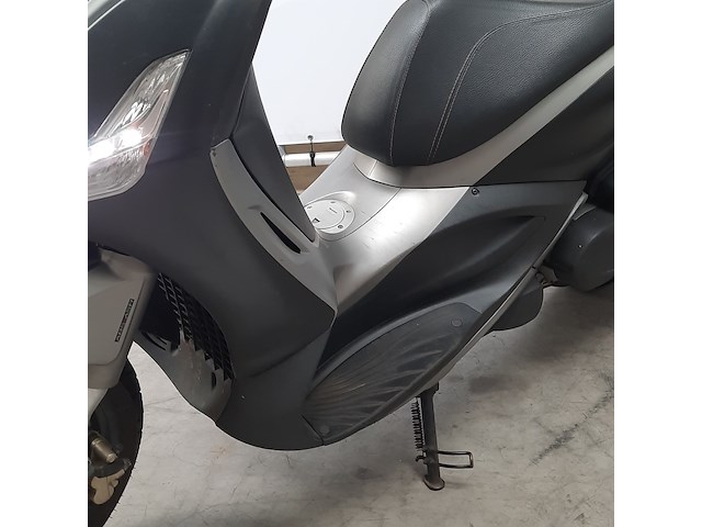 Motorscooter, piaggio, 350 beverly sport, 2015 - afbeelding 13 van  24