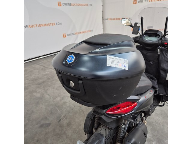 Motorscooter, piaggio, beverly 400 hpe, 2023 - afbeelding 10 van  21