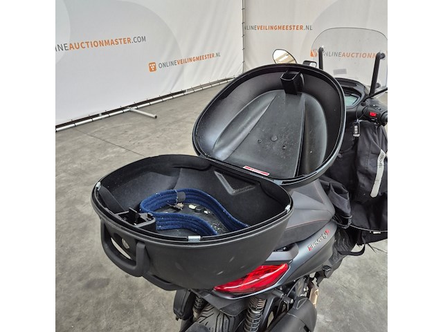 Motorscooter, piaggio, beverly 400 hpe, 2023 - afbeelding 11 van  21