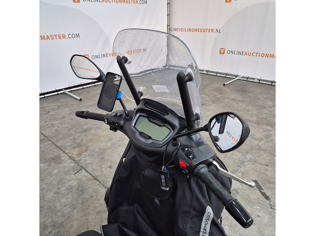 Motorscooter, piaggio, beverly 400 hpe, 2023 - afbeelding 12 van  21