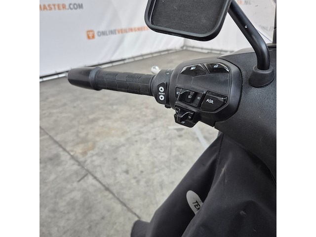 Motorscooter, piaggio, beverly 400 hpe, 2023 - afbeelding 13 van  21